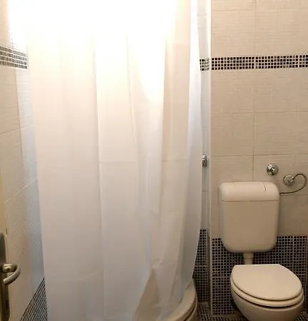 & Little Rock Guest house *