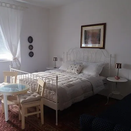 Guest house & Little Rock Mostar