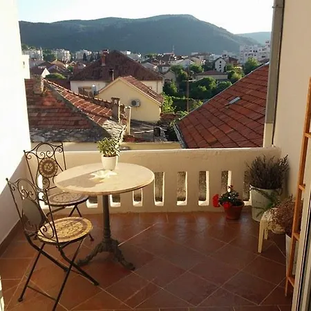 & Little Rock Guest house